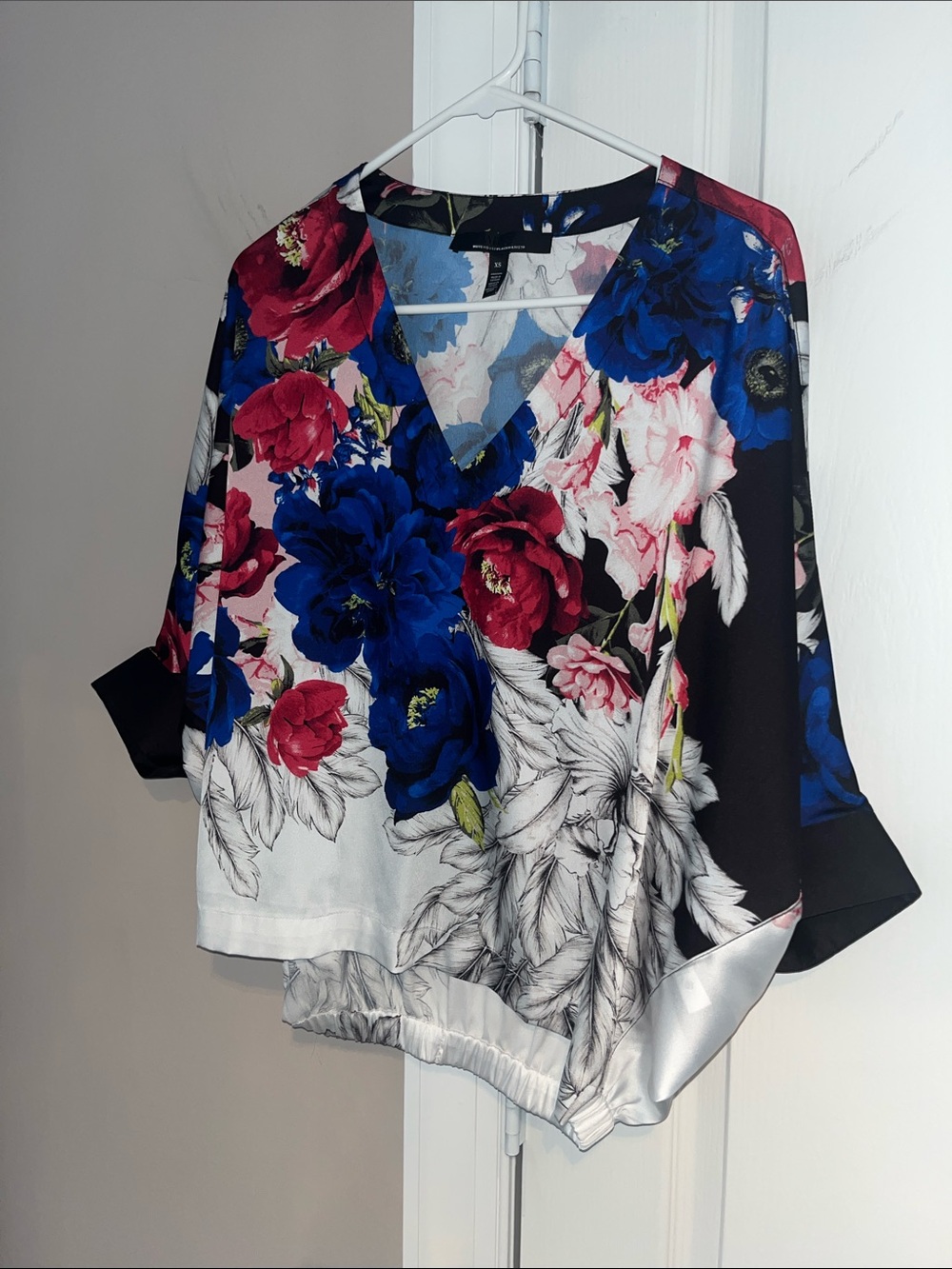 Whitehouse Blackmarket Floral V-Neck Blouse in Blue, Pink & Black